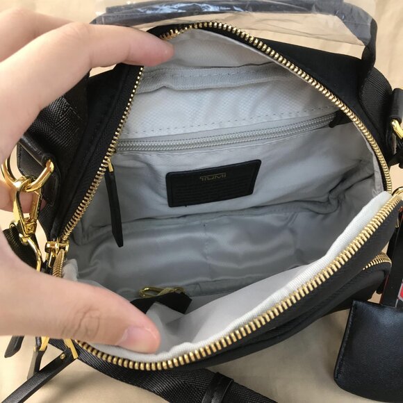 NEW Tumi CorssbodTumi Corssbody bag - Picture 9 of 10